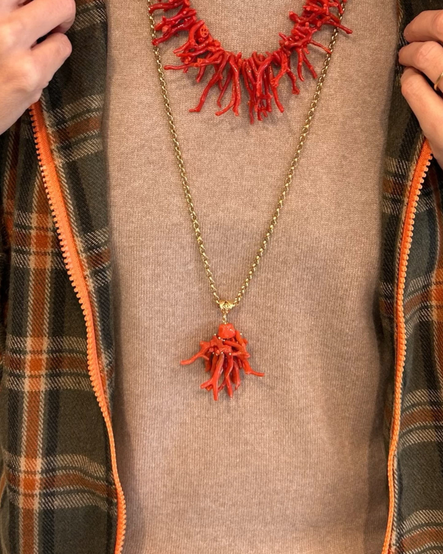 COLLAR LARGO CORAL M